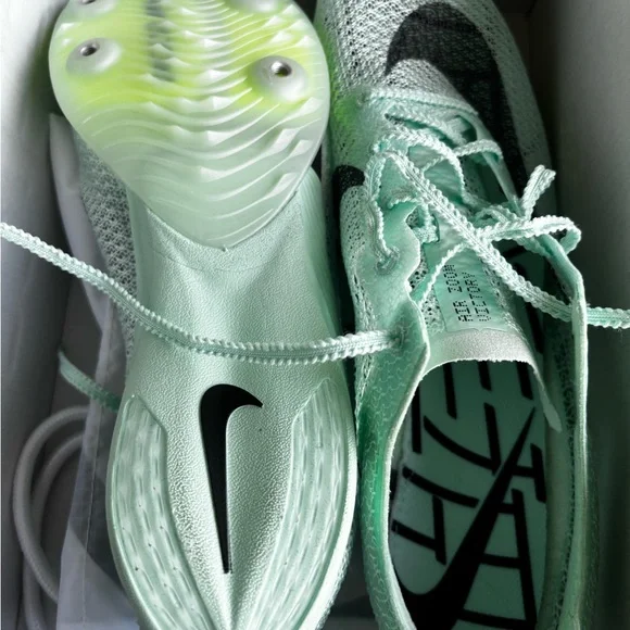 Nike Light Green Athletic Sneakers - Picture 2 of 5